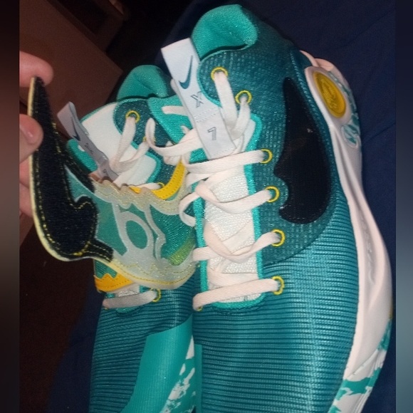 Nike shoes - Picture 14 of 15